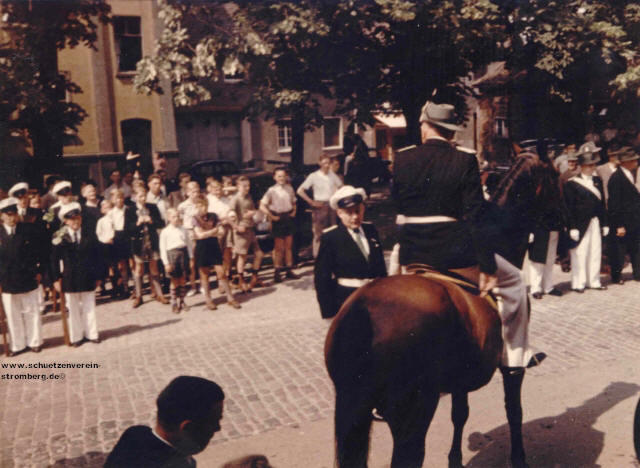 Schtzenfest 1954: Meldung an den Oberst 